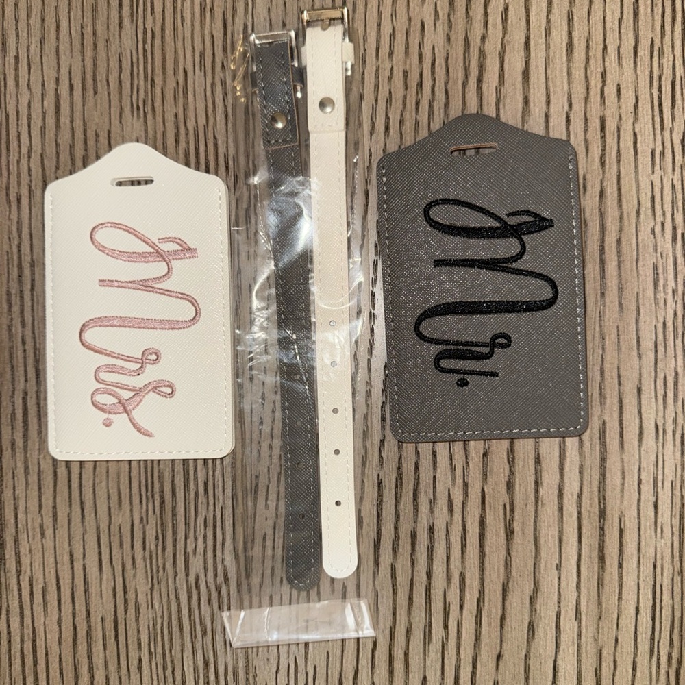 Elegant White and Black Travel Tag